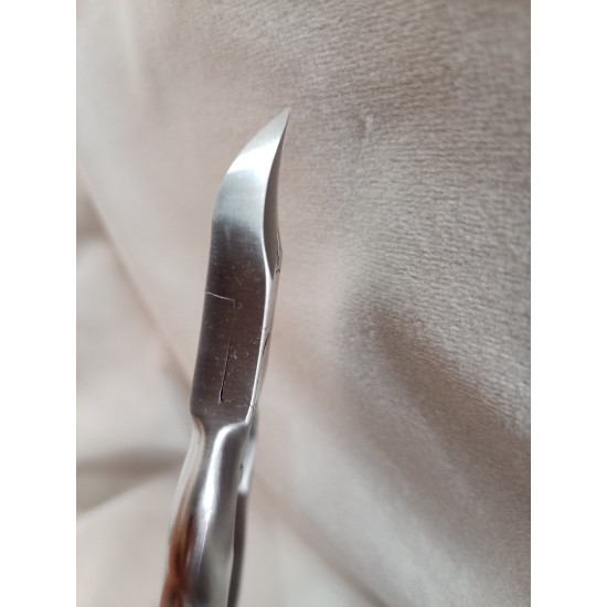 Rozsdamentes körömcsípő hernyórugós 13,5cm RM34 Rozsdamentes körömcsípő hernyórugós 13,5cm RM34