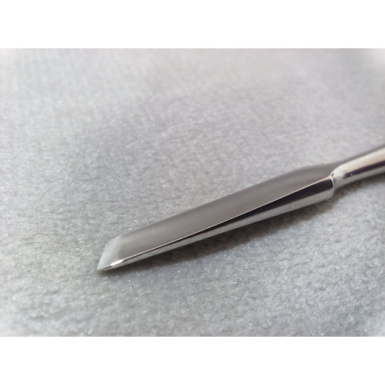 Ferde élű véső, 3 mm széles éllel, 14 cm, Colibri Steel Ferde élű véső, 3 mm széles éllel, 14 cm, Colibri Steel