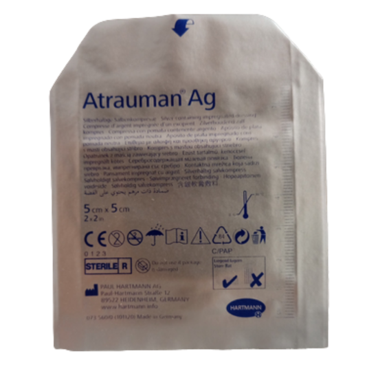 Atrauman® Ag ezüsttartalmú sebfedő 5x5 cm; 1db Atrauman® Ag ezüsttartalmú sebfedő 5x5 cm; 1db
